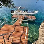 Villa Luxurious Waterfront 4 Bedrooms Waterfront Private Jetty *