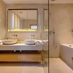 Luxurious Waterfront 4 Bedrooms Waterfront Private Jetty Villa *
