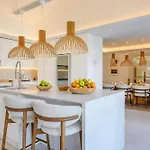 Luxurious Waterfront 4 Bedrooms Waterfront Private Jetty *