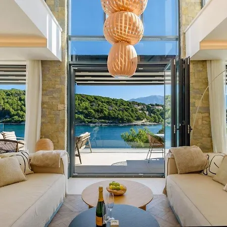 Waterfront Super Spectacular 4 Bedroom Gym Sauna Boat Mooring Wine Cella Villa Selca (Brac)