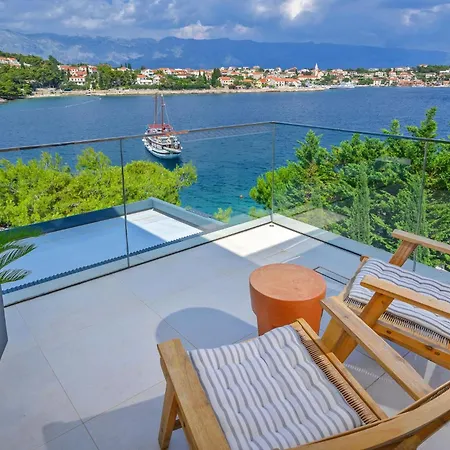 Luxurious Waterfront 4 Bedrooms Waterfront Private Jetty * Selca (Brac)