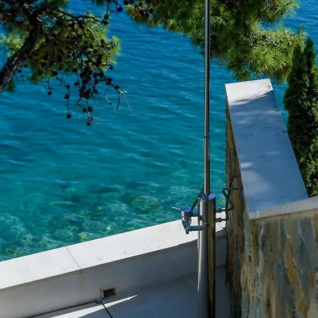 Вилла Luxurious Waterfront 4 Bedrooms Waterfront Private Jetty Selca (Brac)