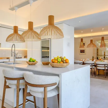 Luxurious Waterfront 4 Bedrooms Waterfront Private Jetty *