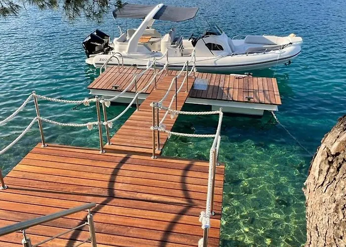 Villa Luxurious Waterfront 4 Bedrooms Waterfront Private Jetty *