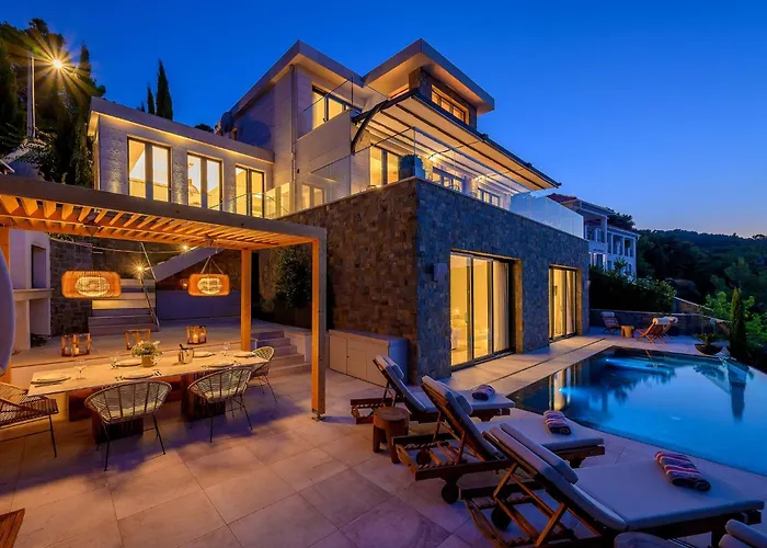 Villa Luxurious Waterfront 4 Bedrooms Waterfront Private Jetty *