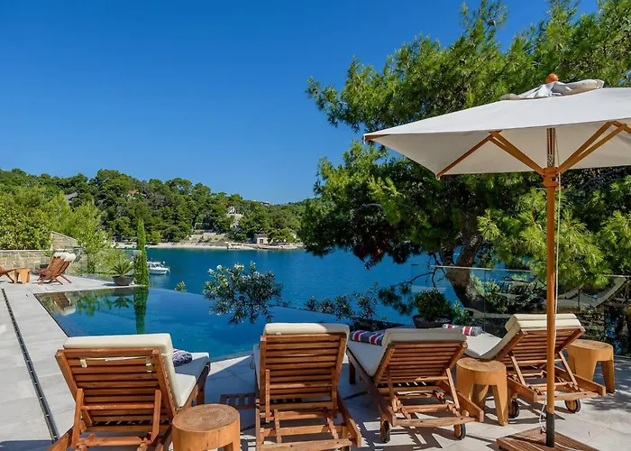 Luxurious Waterfront 4 Bedrooms Waterfront Private Jetty Villa Selca (Brac)