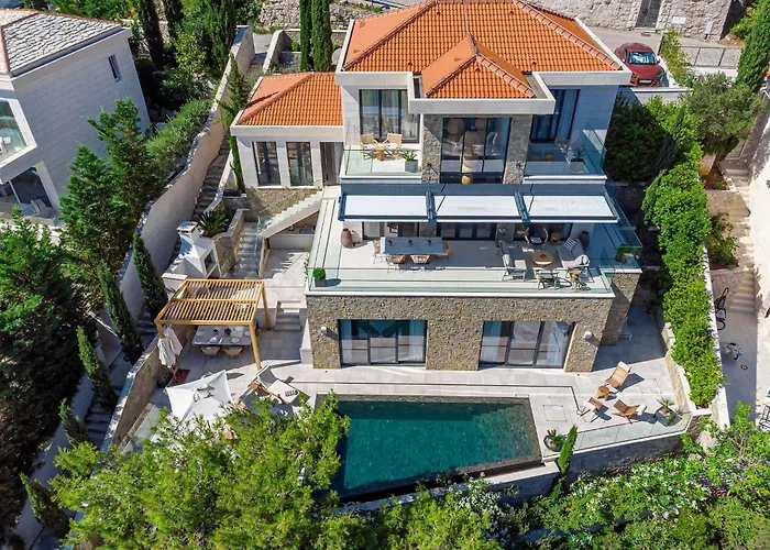 Luxurious Waterfront 4 Bedrooms Waterfront Private Jetty *