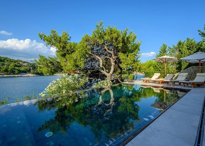 Villa Luxurious Waterfront 4 Bedrooms Waterfront Private Jetty