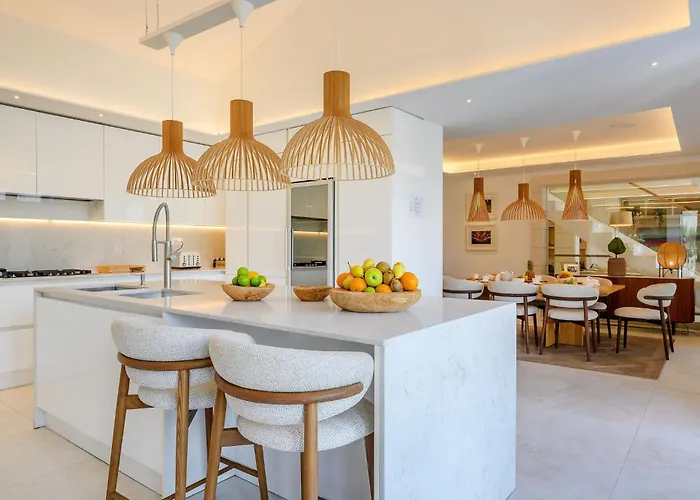 Luxurious Waterfront 4 Bedrooms Waterfront Private Jetty *